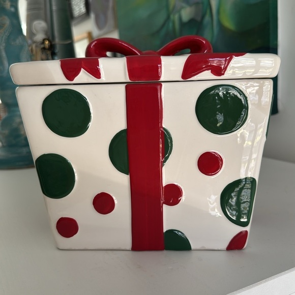 Christmas Present Inspired Ceramic Cookie Jar with Lid - Picture 1 of 7